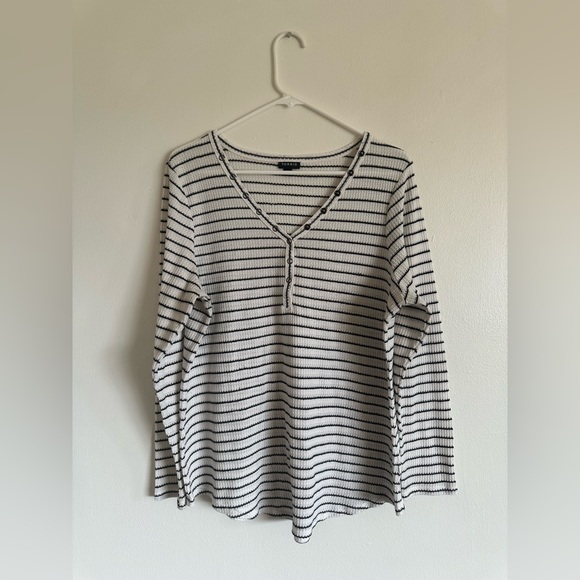Torrid Waffle Snap Henley Long Sleeve Shirt - Picture 2 of 8